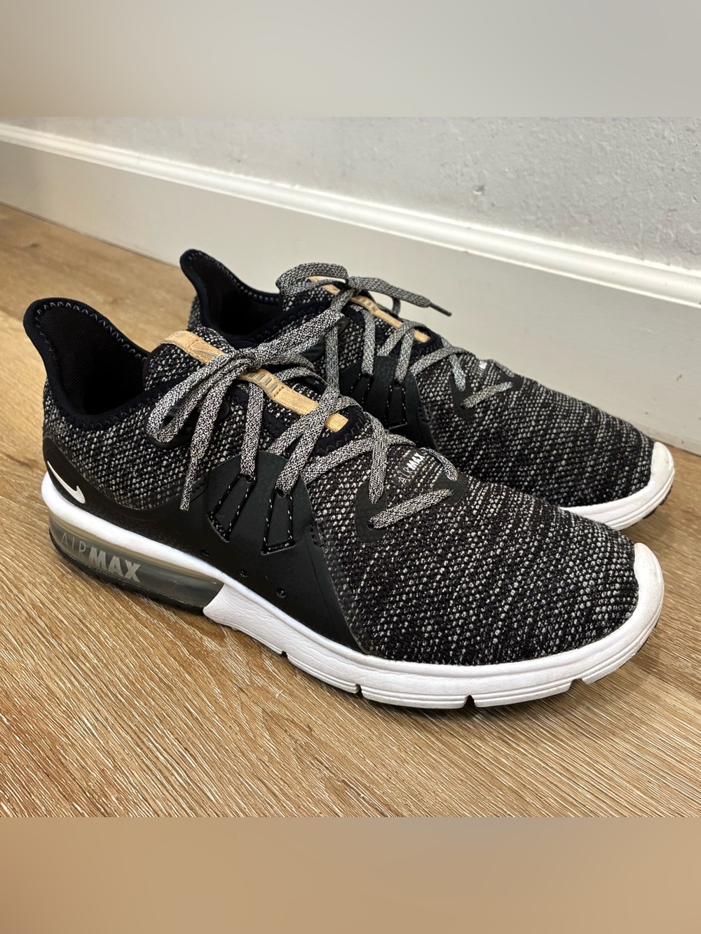 Nike Air Max Sequent 3 Running Shoes Black White Gray Women’s Shoes Size US 10.5
